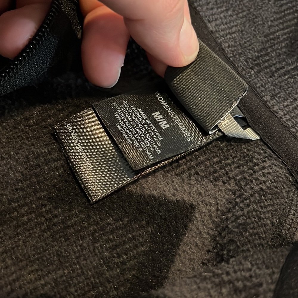North Face Drawstring Waist Jacket grey and black zigzag print - Picture 3 of 6